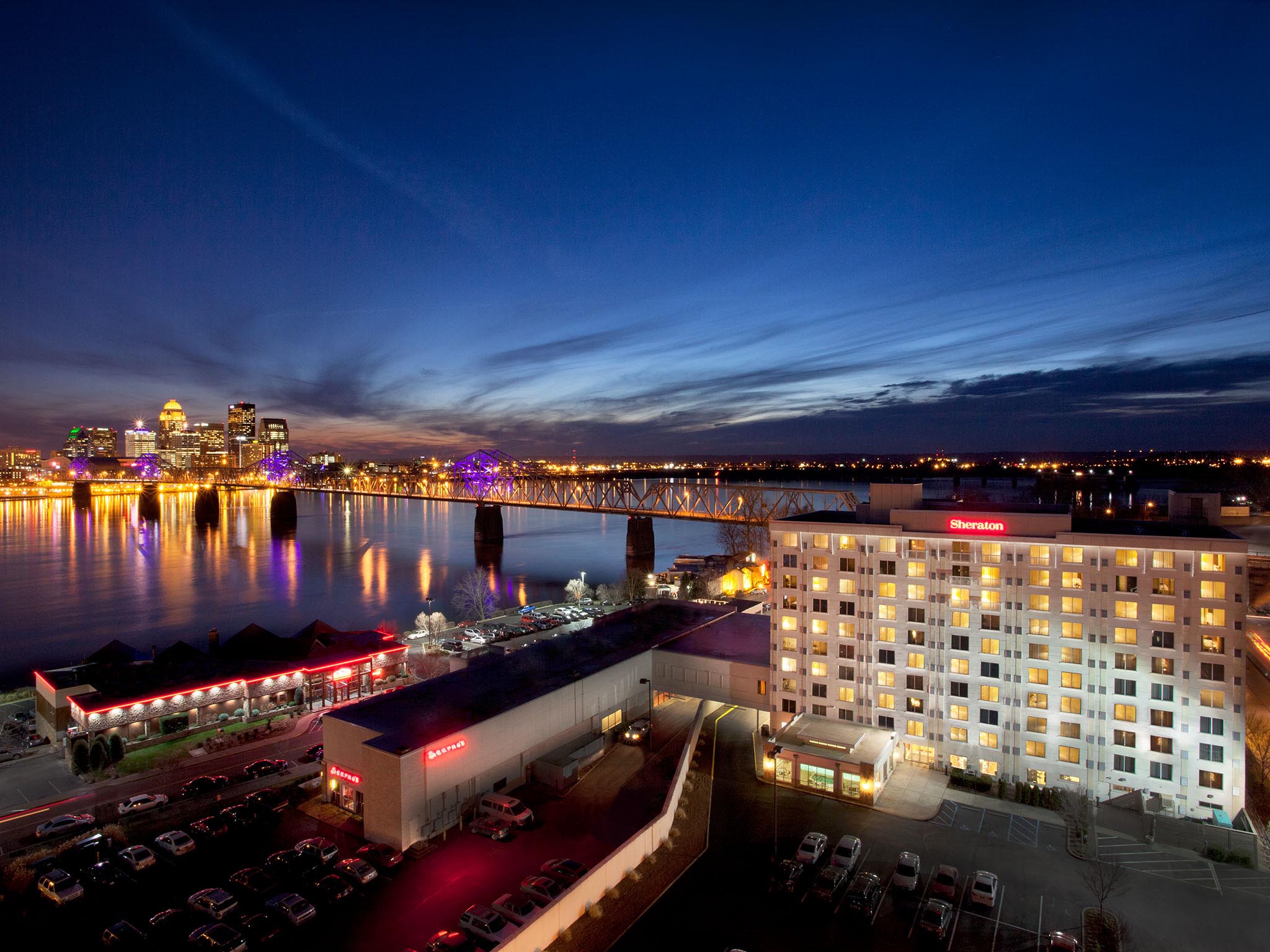 Downtown Louisville Hotels Sheraton Riverside Hotel